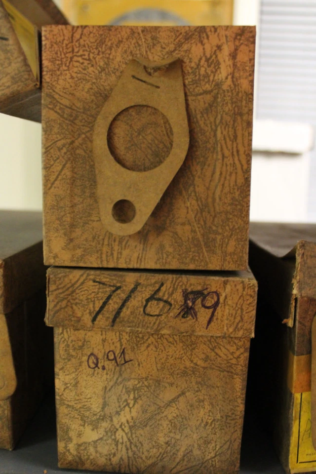 Junta de salida de agua NOS 7169 - Willys Jeep 46-55 Foto 1 de 1