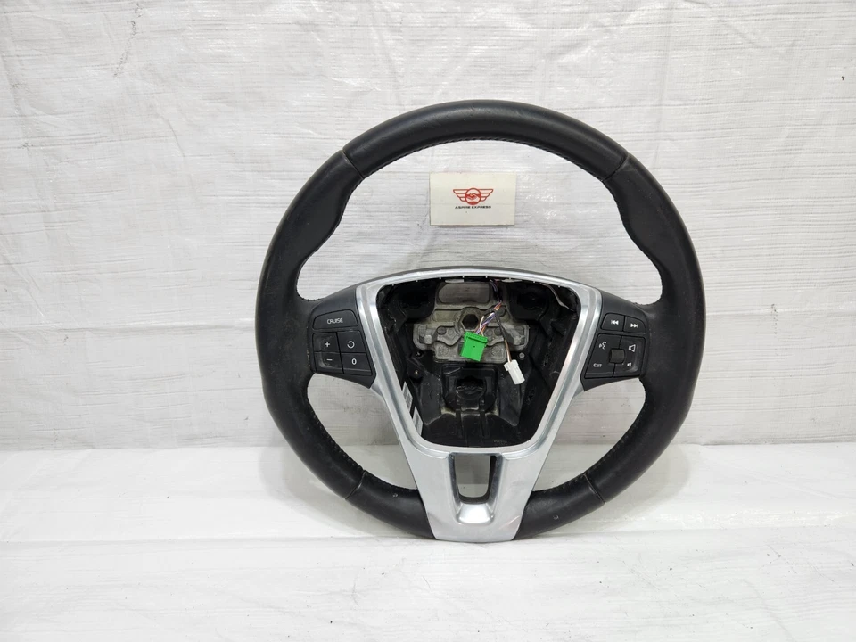Руль с переключателем управления 2011-2013 Volvo S60 T5 черный кожаный от оригинального производителя - Изображение 1 из 4