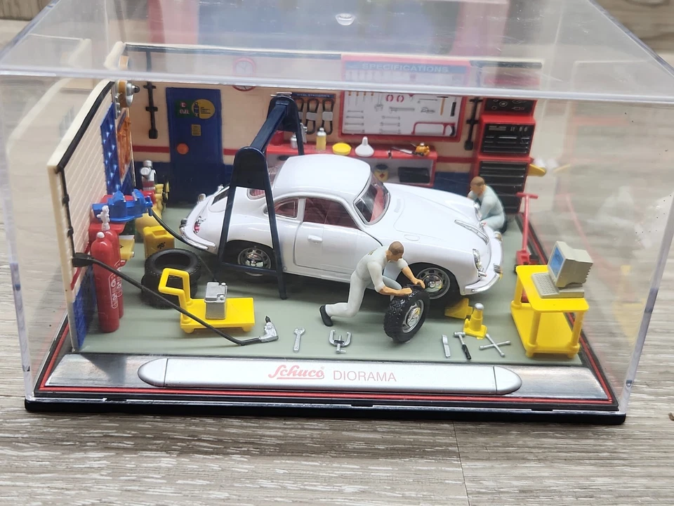 Schuco Porsche 356 Blanco Cupé 1/43 Taller Diorama (Paquete Dañado - ¡¡LEER!!) Foto 1 de 4