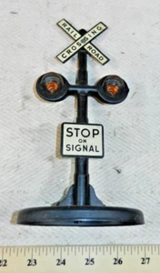 Marx 423 Flashing Lights Crossing Signal - O Gauge Metal Accessory - No Bulbs - Picture 1 of 6