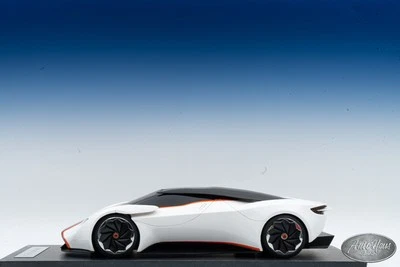 Aston Martin DP-100 Concept blanco 1/18  Foto 1 de 4