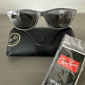 Gafas de sol Ray Ban nuevas Wayfarer clásicas unisex RB2132 6143/71 55 18 15 3N - Imagen 1 de 8