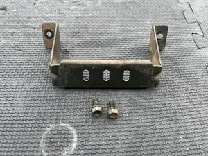 Soporte de asiento guardabarros trasero Yamaha TTR90 2002 montaje - Imagen 1 de 4