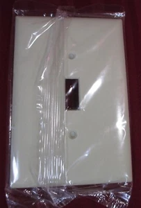 LIGHT SWITCH Wall plate PASS & SEYMOUR SPO1-IU OVERSIZE IVORY TOGGLE - Picture 1 of 2