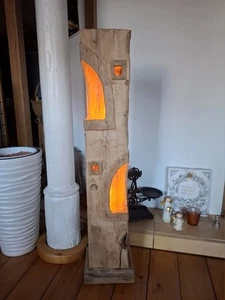 Stehlampe-mit-LED-aus Holz Eichenbalken Windlicht Stele Skulptur Laterne Design - Bild 1 von 12