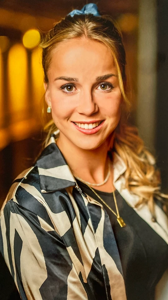 GIULIA GWINN, Foto 20x30cm, Hochglanz  /23 - Bild 1 von 1