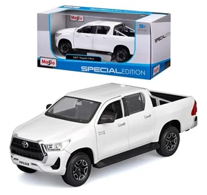 Camioneta pickup Toyota Hilux 2018 doble cabina escala 1/27 modelo diecast blanca con caja - Imagen 1 de 13
