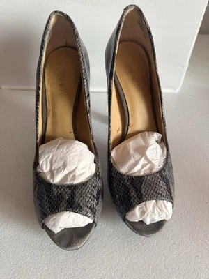 Nine West Snakeskin Pattern platform Stilleto Heels Size 8 grey black chic - Image 1 of 4