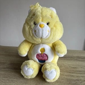 Oso de cumpleaños Care Bears vintage 2002 peluche suave vívidas imaginaciones en muy buena condición Cupcake - Imagen 1 de 10
