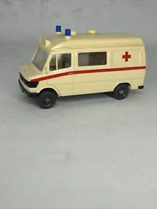 Wiking HO 1:87 Croce Rossa Ambulanza Mercedes-Benz 207 D MPN 278 - Foto 1 di 5