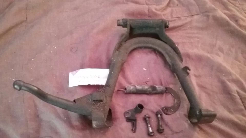 79 82 Honda CB750K CB 750 K cuatro centrales soporte de cabra 1979 1980 1981 1982 Foto 1 de 4