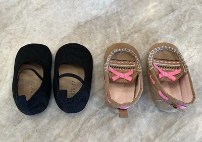 Lot of 2 Baby Girl's Crib Shoes Size 3-6 Months Black Ballet Flats & Moccasins - Image 1 of 4