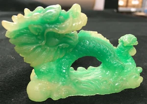 Estatuilla de dragón chino 31⁄4"" de resina larga color jade años 90 - Imagen 1 de 4