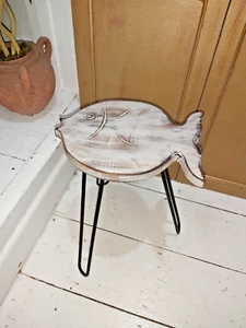 SUPPORTO PER PIANTE A FORMA DI PESCE IN LEGNO DI ALBESIA FATTO A MANO - IMBIANCATURA - Foto 1 di 12