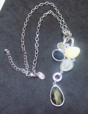 Collar Colgante Colgante Firmado Lia Sophia Tono Plata, Negro, Verde azulado, Crema (405) Foto 1 de 3