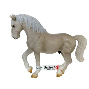 Schleich Lipizzaner Stute Pferd Figur | grau weiß '04 Am Limes 69 D-73527 mit Etikett - Bild 1 von 4