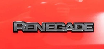 FCA Logo Renegade Originale Colore Grigio Argento Originale 52047058 - Immagine 1 di 3