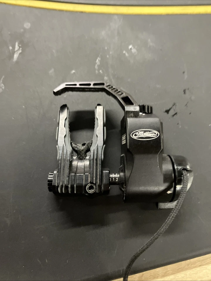 Mathews Ultrarest Integrate MX 2 QAD- Black - Bow Rest- Right Handed Integrated - Image 1 of 4