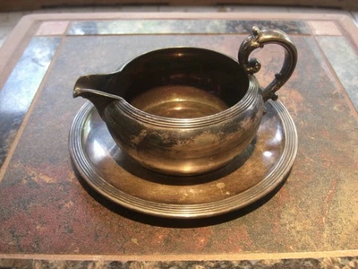 Crema de barco con salsa de salsa de salsa de salsa plateada Reed & Barton de colección con placa base 100 Foto 1 de 4