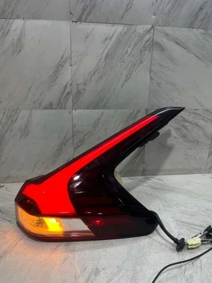 2022 2024 MITSUBISHI ECLIPSE LANTERNA TRASEIRA EXTERNA TRANSVERSAL OEM LED lado direito do passageiro - Imagem 1 de 4