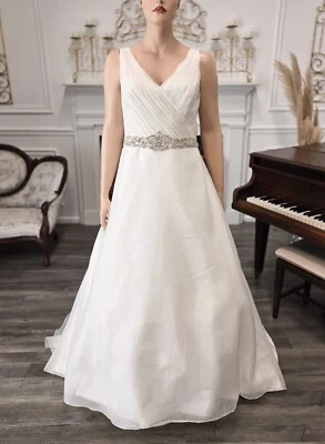 Morilee Ivory V Neck Organza Sleeveless Belted Wedding Dress sz 24 - Image 1 of 4