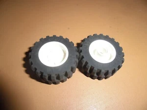 Lego 2x Rad Felge 18x14 weiß 30285 Reifen 30.4x14 schwarz 92402 ew31 - Bild 1 von 2