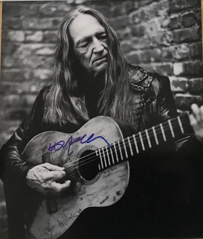 Willie Nelson Signed 11x14 Glossy picture Cover