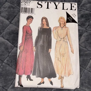 style sewing pattern 2507’ - Picture 1 of 2