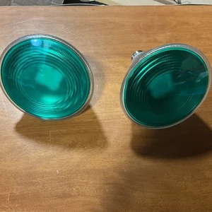 Pair Of Satco S9481 Par38 LED Green 40’ Beam Spread, Medium Base Light Bulb, 15W - Picture 1 of 3