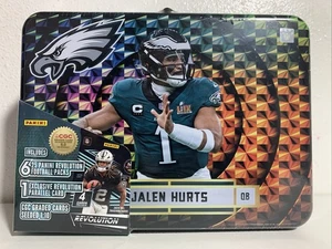 NEU! 2025 Panini Revolution Tin Jalen Hurts mit CGC Graded Card! 6 Packungen - Bild 1 von 4