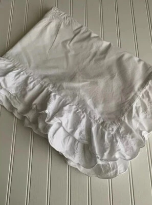 Almohada grande Ikea Shabby Cottagecore falsa blanca floral bordada con volantes king Foto 1 de 4