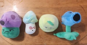 plants vs zombies plush set 8 in. lightly used - Picture 1 of 13