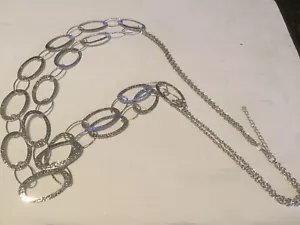 SILVERTONE 20” NECKLACE WITH HAMMERED OVAL SILVERTONE DETAIL - Picture 1 of 1