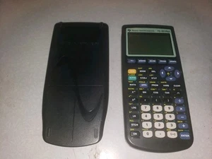 TEXAS INSTRUMENTS TI 83 PLUS GRAFIKRECHNER ETUI KEINE TOTEN PIXEL ODER BRENNUNGEN - Bild 1 von 3