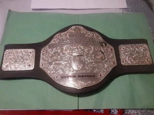 Cinturón para niños WWE Jakks Foam Chris Benoit WWF Campeonato Mundial Peso Pesado 2003 - Imagen 1 de 15
