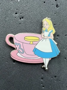 Disney Mystery Alice Mad Tea Party Farbvariante Figuren Attraktion Pin - Bild 1 von 3