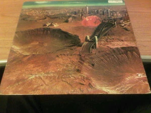LP MIDNIGHT OIL RED SAILS IN THE SUNSET COLUMBIA BFC 39987 VG-/VG USA US PS 1985 - Picture 1 of 1