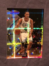 CHAUNCEY BILLUPS 1997/98 BOWMAN'S BEST ATOMIC REFRACTOR CARD AUTOGRAPH CELTICS