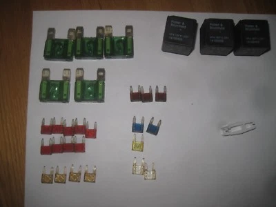 Fusibles Saturn vintage de 1994 SL1 Foto 1 de 4