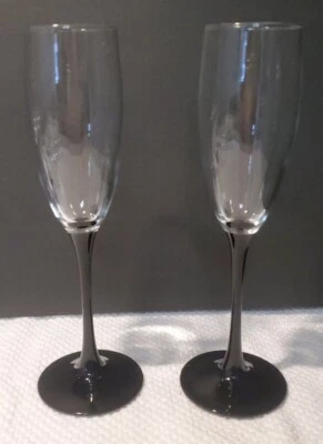 2 copas tostadoras Luminarc France champán flautas tallos negros 6 OZ  Foto 1 de 4