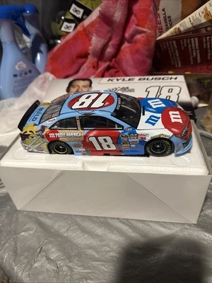 Kyle Busch #18 M&M’s M’prove America 2013 Camry 1 de 792 fundido a presión Foto 1 de 4
