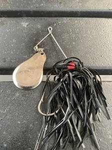 VINTAGE BUMBLE BEE BAIT CO. , black spinner, blade marked chopper. Fishing lure - Picture 1 of 3