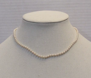 Collana di perle simulate Majorica vintage delicata preppy vecchi soldi lusso tranquillo - Foto 1 di 12