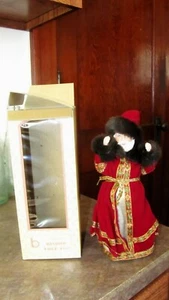 Traje rojo Brinn's Porcelana Bishop Tree Topper 11 1/2" De colección 1986 - Imagen 1 de 3