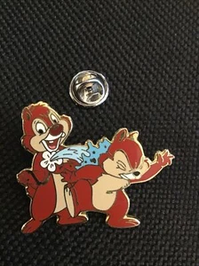 Disney Chip And Dale Collectible Official Pin Traders 2005 Flower Water Used - Picture 1 of 3