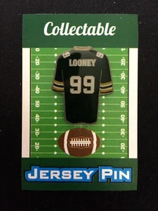Green Bay Packers James Looney jersey lapel pin-Classic CHEESE Collectible - Picture 1 of 1