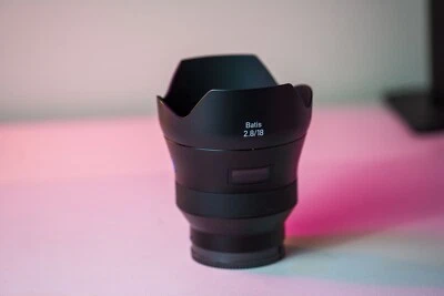 ZEISS Batis 2136-691 18mm f/2.8 Lens for Sony E -Black - Image 1 of 3