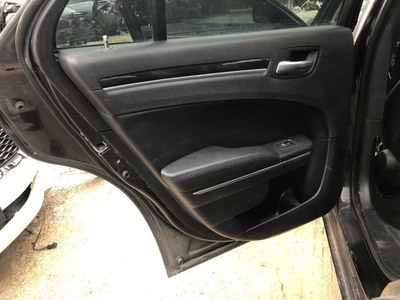 Chrysler 300 2016 panel de moldura de puerta trasero 945113 Foto 1 de 4