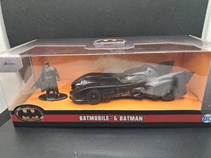 JADA 31704 - 1/32 1989 BATMAN BATMOBILE WITH BATMAN FIGURE DC COMICS - Bild 1 von 2