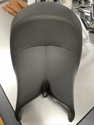 Victory Moto Nuevo OEM Negro Asiento de Alcance Reducido, Octano, 2880252 Foto 1 de 3